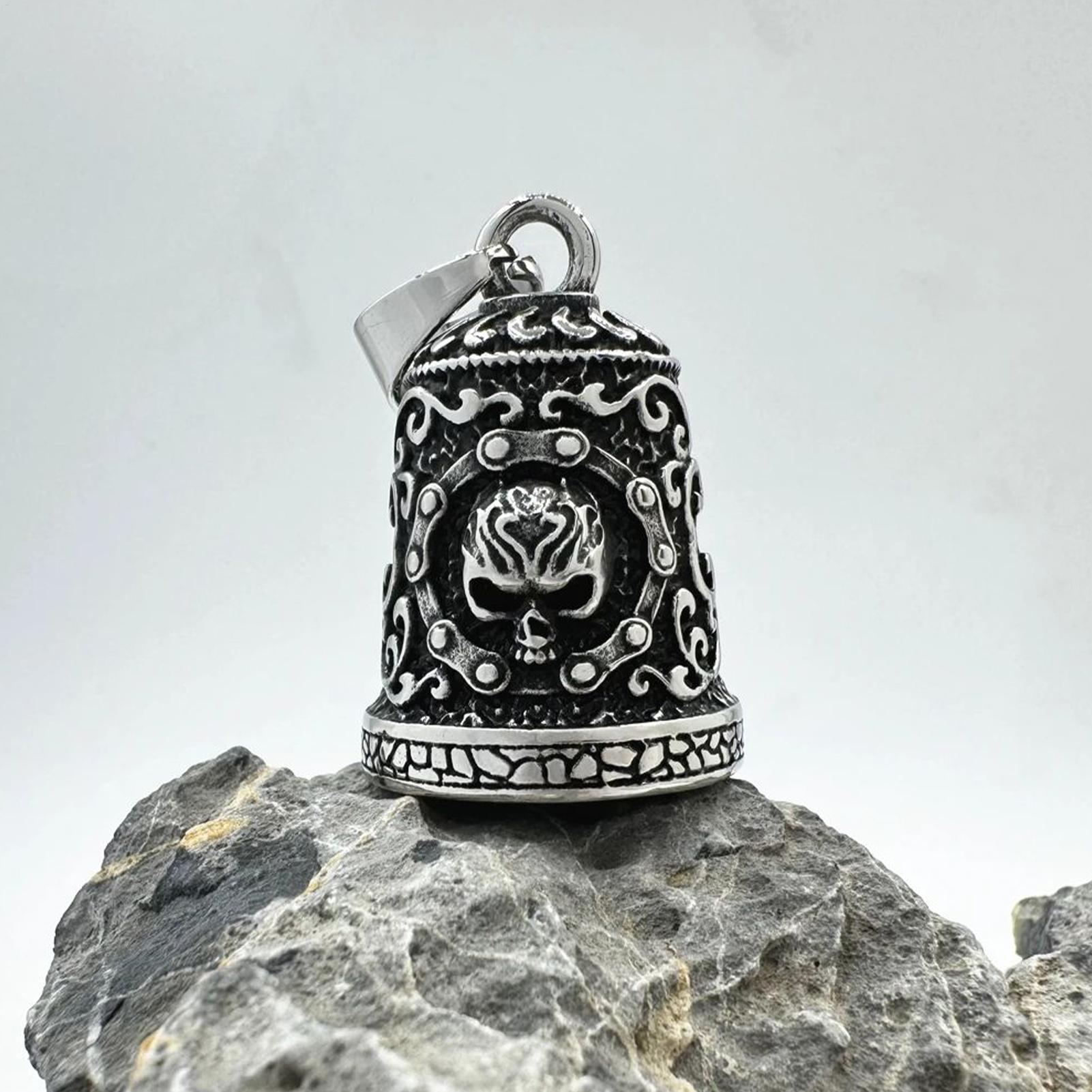 Skull Bell Charm Motorcycle Be - Men Accessories Hand recension och pris