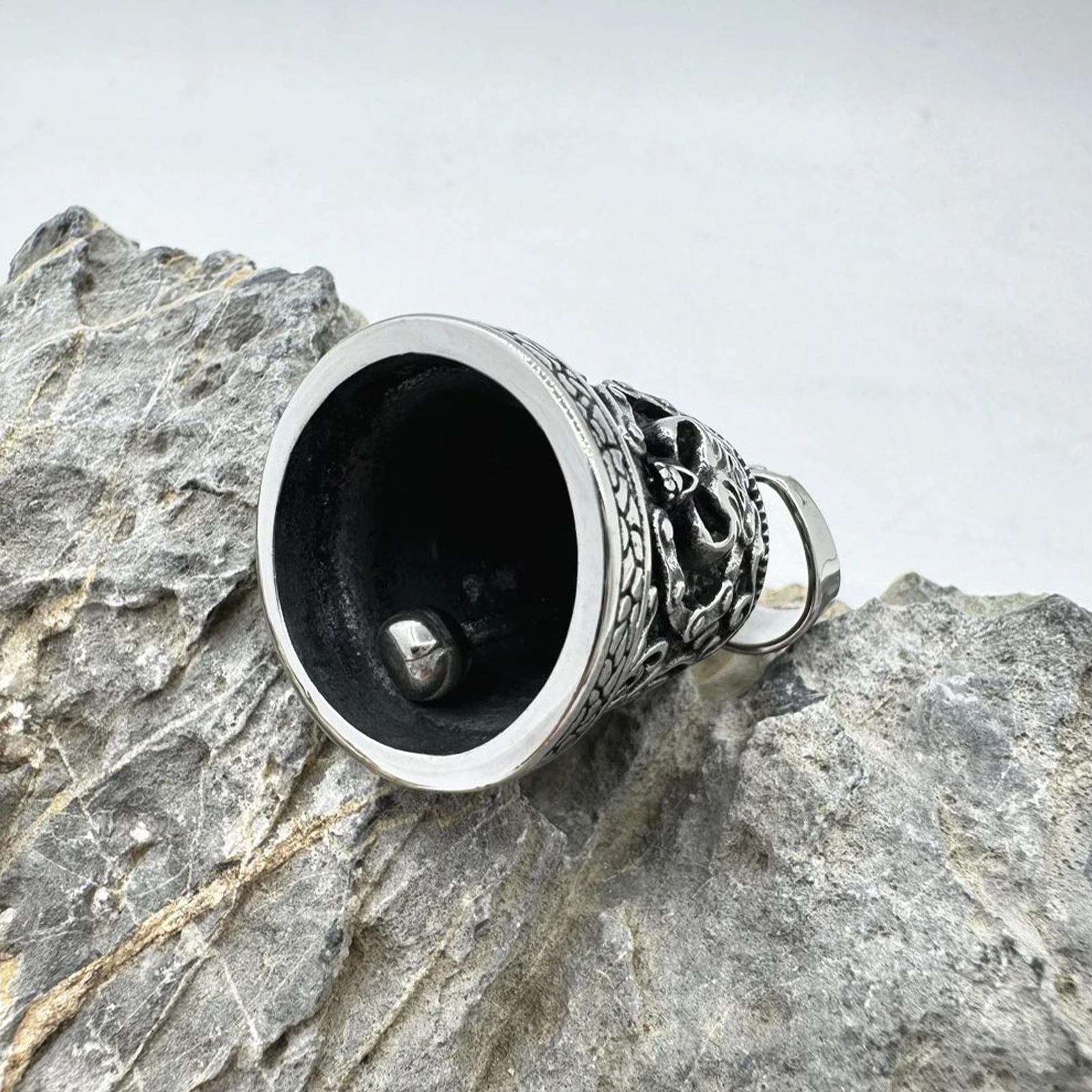 Skull Bell Charm Motorcycle Be - Men Accessories Hand recension och pris